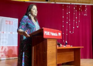 Miriam Andrés hablando en el Comité Provincial del PSOE en Palencia