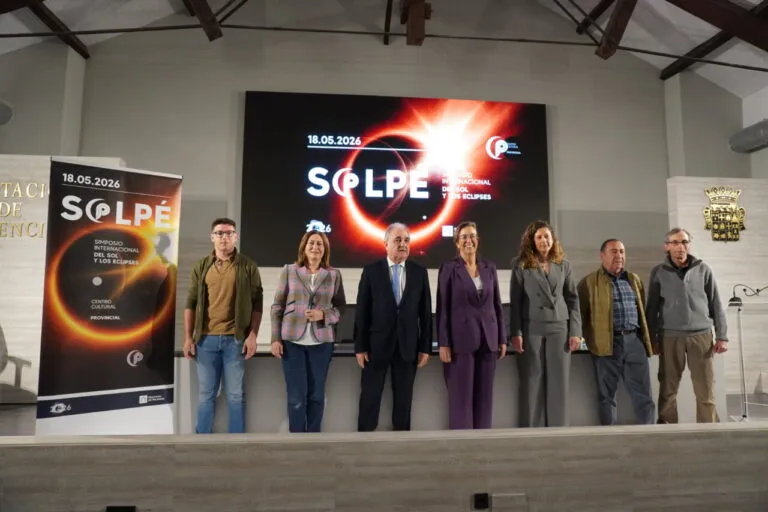 Presentación del simposio sobre el Sol y eclipses en Palencia