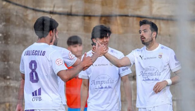 Jugadores del Palencia CF celebrando un gol en el partido