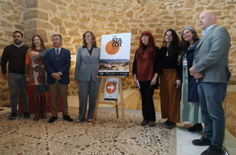 Inauguración del 23º SIACOT en Paredes de Nava con varios participantes