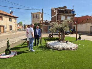 Delegado de la Junta en visita a Soto de Cerrato con autoridades locales
