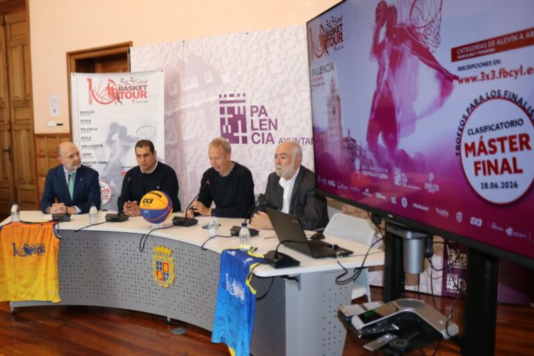 Presentación del 3x3 Basket Tour en Palencia con varios participantes