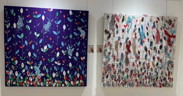 Obras de José Antonio Sancho en exposición con texturas y colores vibrantes