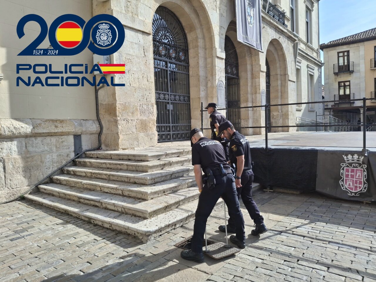 Agentes de la Policía Nacional en un operativo de seguridad en Palencia