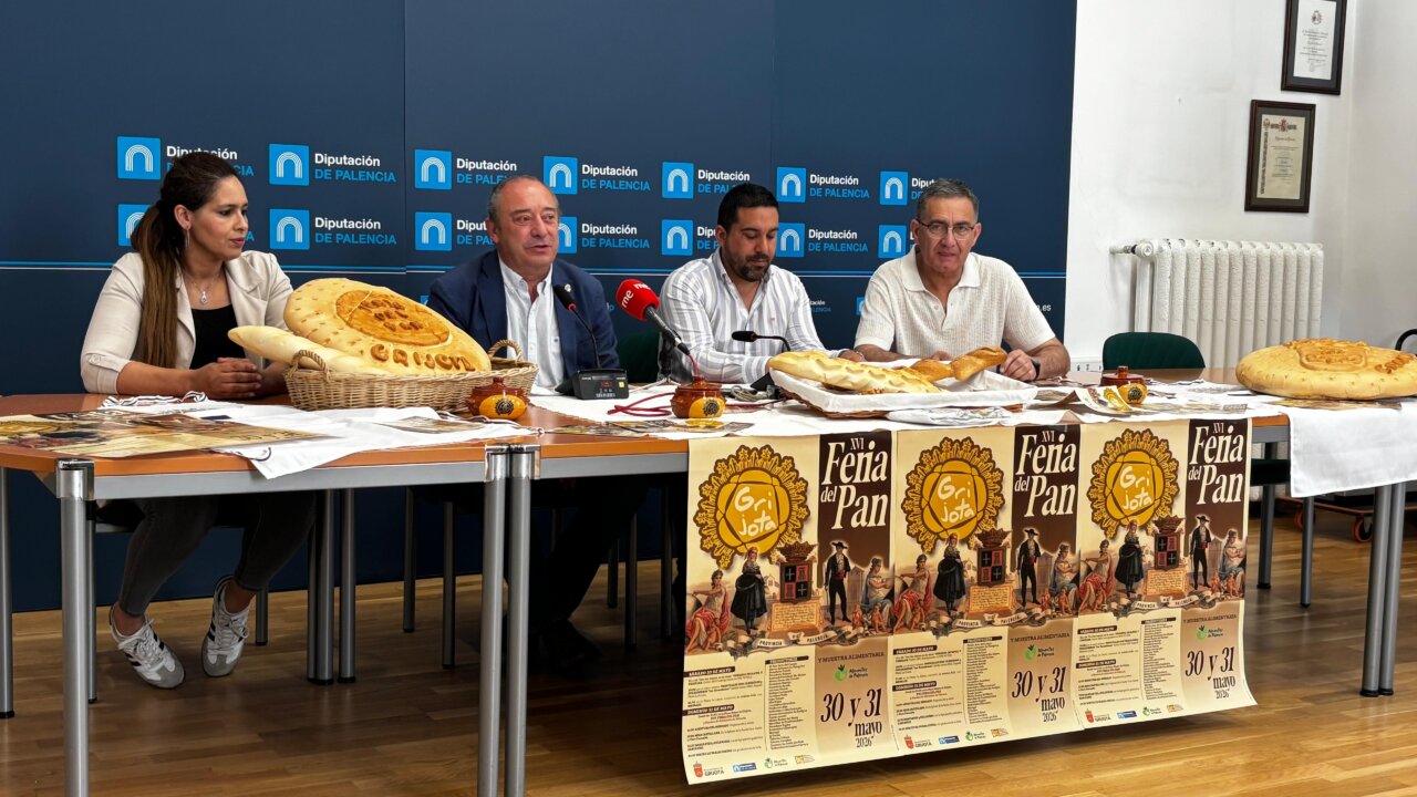 Presentación de la XVI Feria del Pan en Grijota con pan y productores locales.
