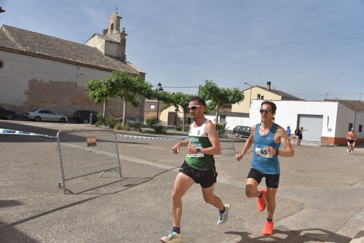 Corredores en la Legua de Quintana, David García y Elisa Hernández