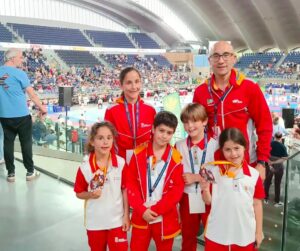 Equipo de karatekas con medallas en el Campeonato de España en Oviedo