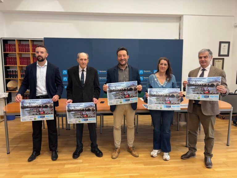 Presentación del Campeonato de Piragüismo en Torquemada con participantes y carteles