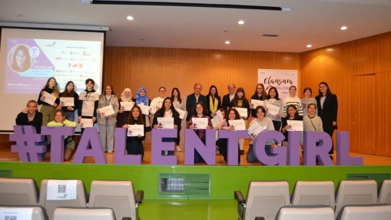 Participantes del programa STEM Talent Girl en la clausura en Palencia
