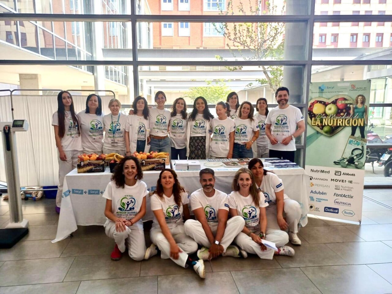 Profesionales de la salud en el Día Mundial de la Nutrición en Palencia