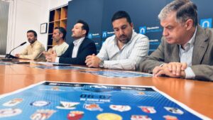 Presentación de la Diputación Palencia Cup con varios participantes en la mesa.