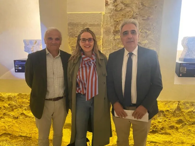 Inauguración de la exposición Bajo Claustro en el Monasterio de San Zoilo