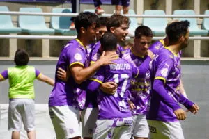 Jugadores del Palencia CF celebrando un gol en el derbi de playoff