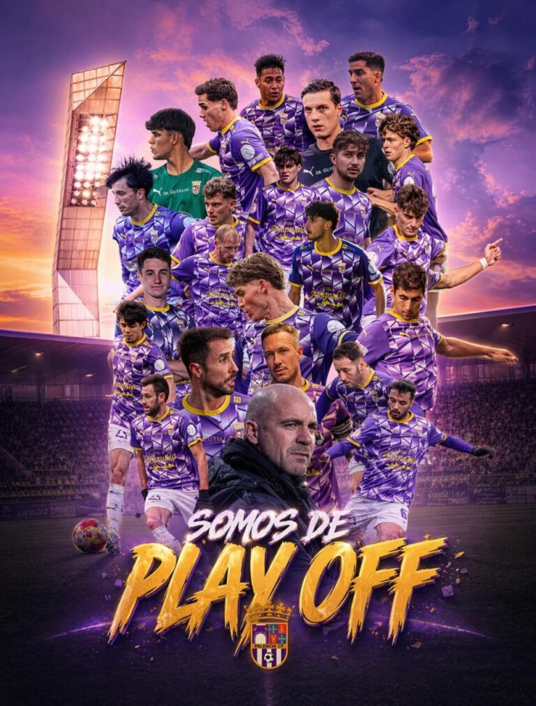 Jugadores del Palencia CF celebrando su clasificación para el play-off de ascenso