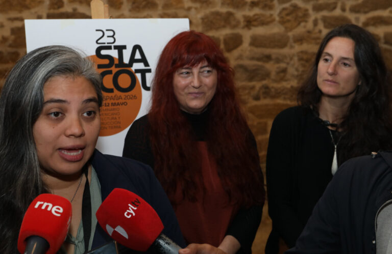 Participantes en el seminario SIACOT sobre arquitectura en tierra