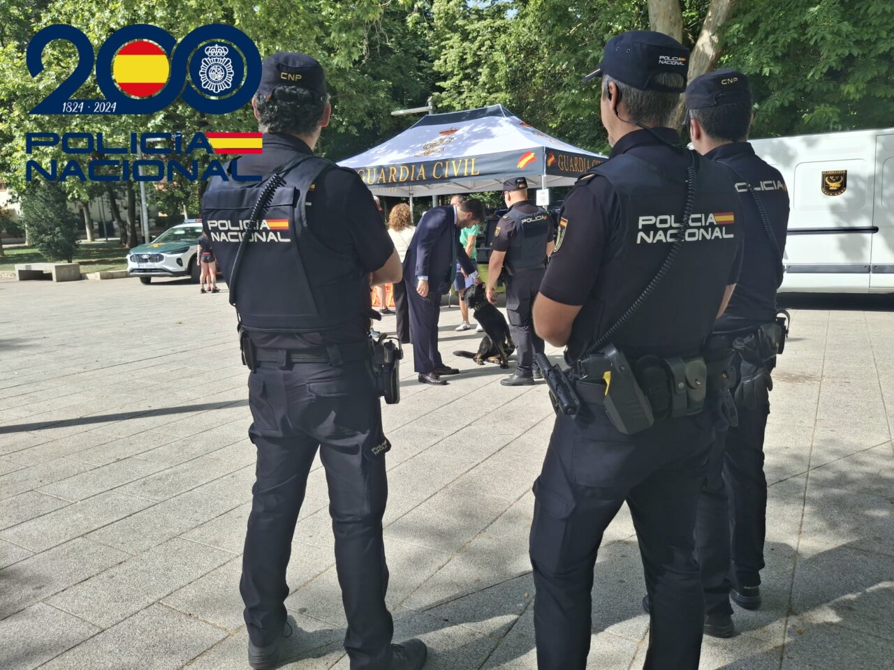 Agentes de la Policía Nacional en un operativo de seguridad en Palencia