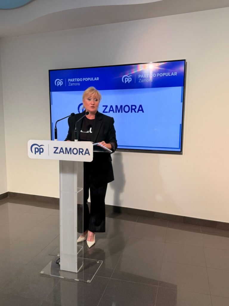 Leticia García del Partido Popular en rueda de prensa en Zamora