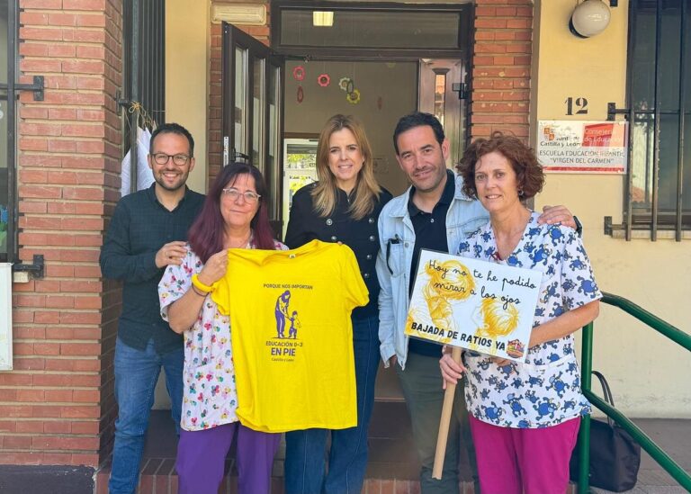 Procuradores apoyando reivindicaciones en escuela infantil Virgen del Carmen