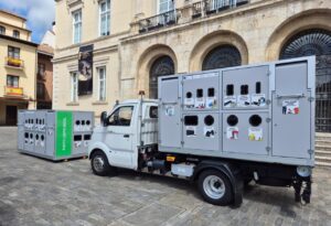 Camión con puntos limpios móviles en Palencia