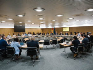 Reunión sobre acuerdo entre Renault y sindicatos en Palencia