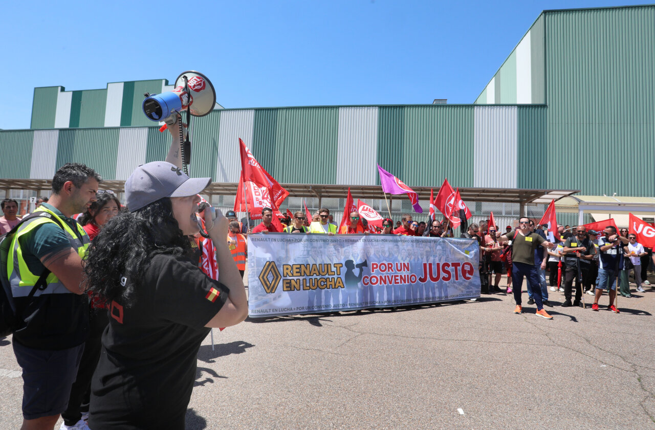 Protesta de trabajadores de Renault exigiendo un convenio justo