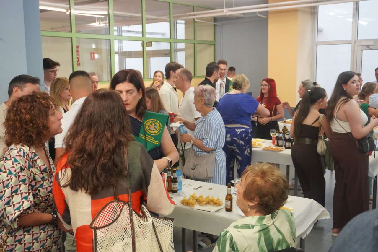 Graduación de estudiantes en el Campus de Palencia con familiares y amigos