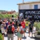 Multitud de personas disfrutando del festival Astudillo Punk Rock en la calle.