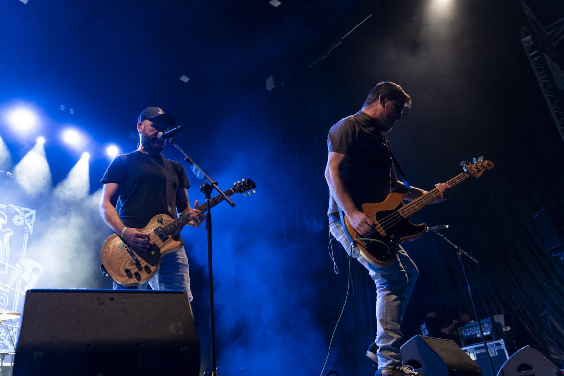 Músicos en el escenario durante el festival Astudillo Punk Rock 2026