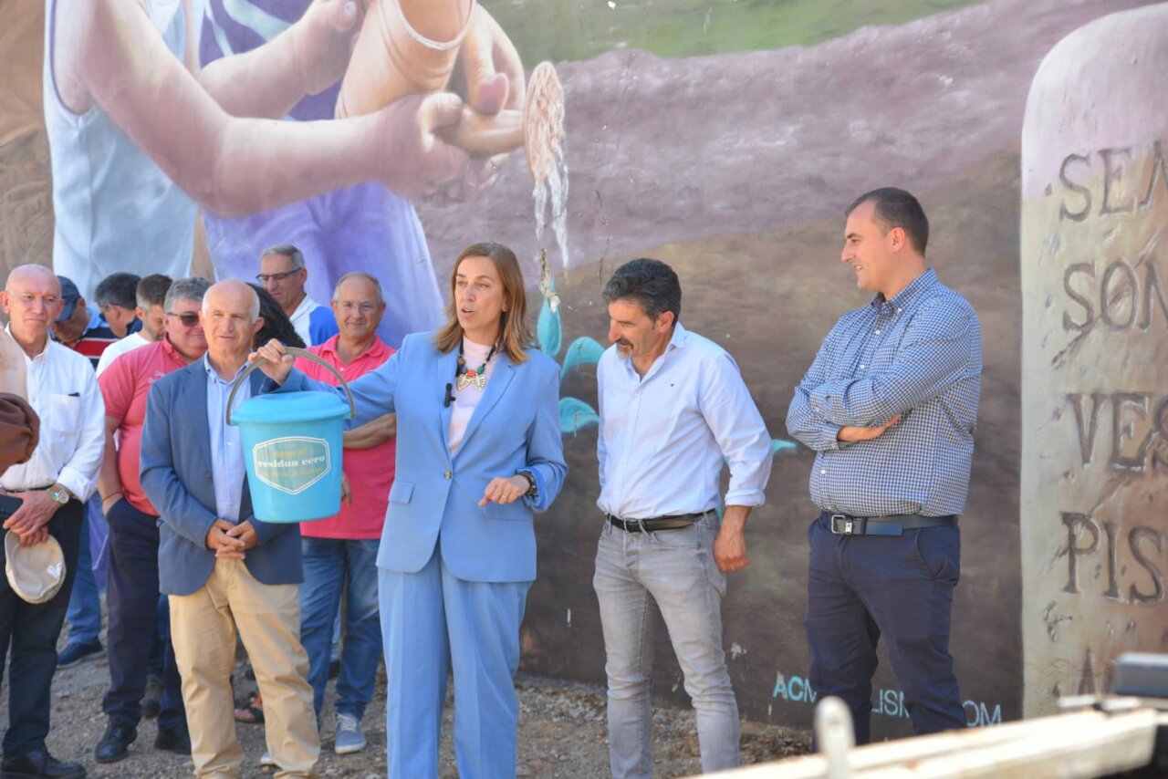 Participantes en jornada de compostaje en Herrera de Pisuerga
