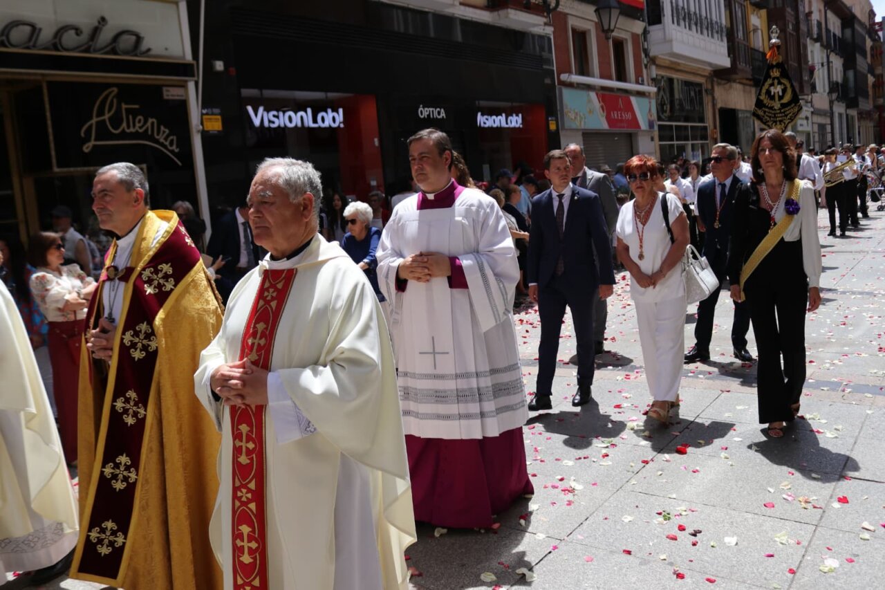 Desfile con participantes en la Feria Chica de Palencia