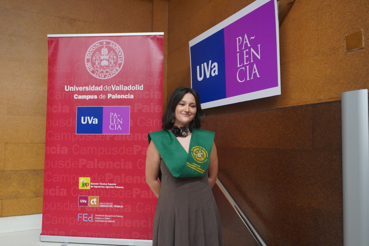 Estudiante graduada en Relaciones Laborales en Palencia con banda