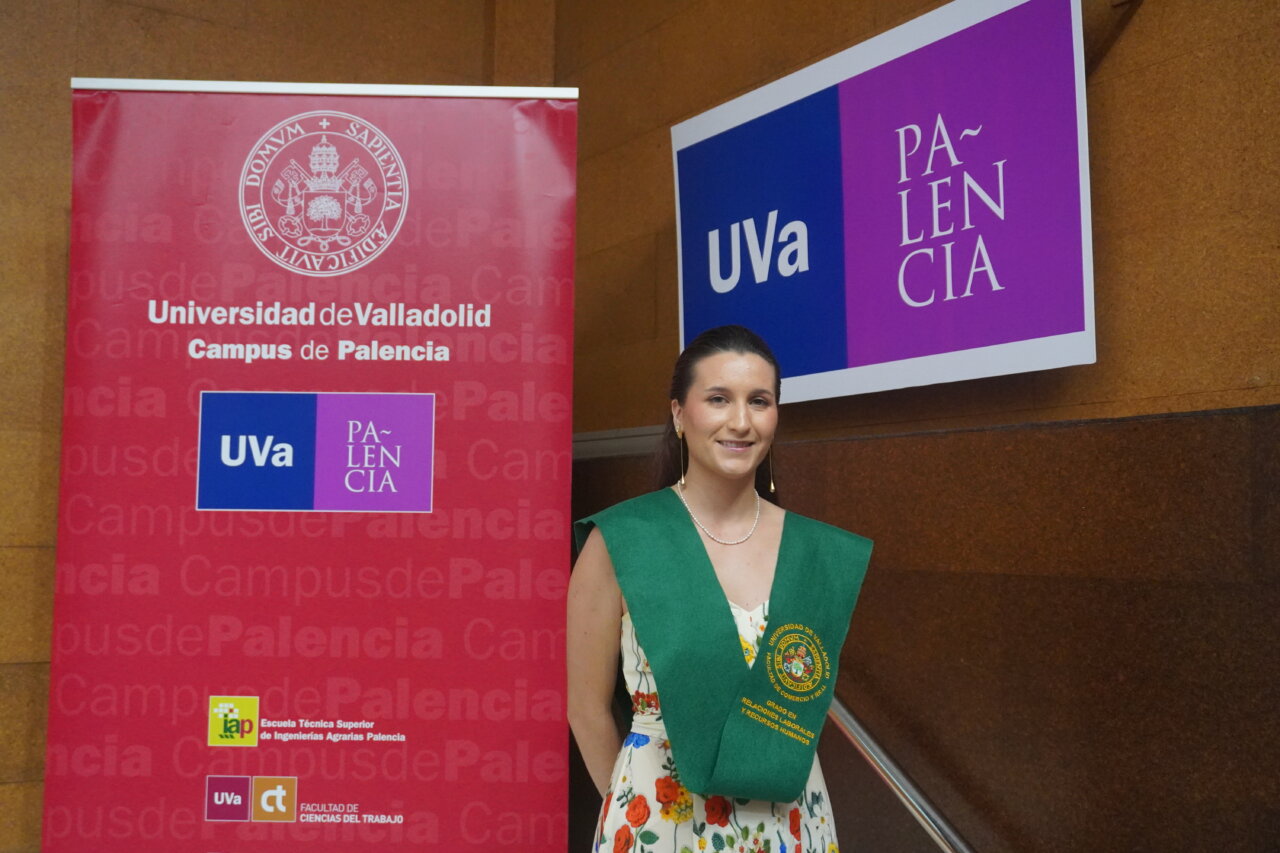 Estudiante graduada en Relaciones Laborales en Palencia con banda