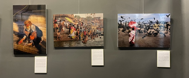 Fotografía de la exposición Bharat de Tino González en el Museo de Palencia.