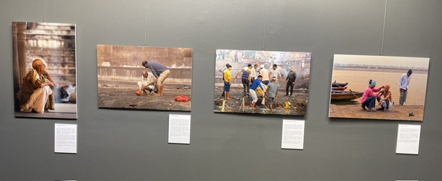 Fotografías de la exposición Bharat de Tino González en el Museo de Palencia