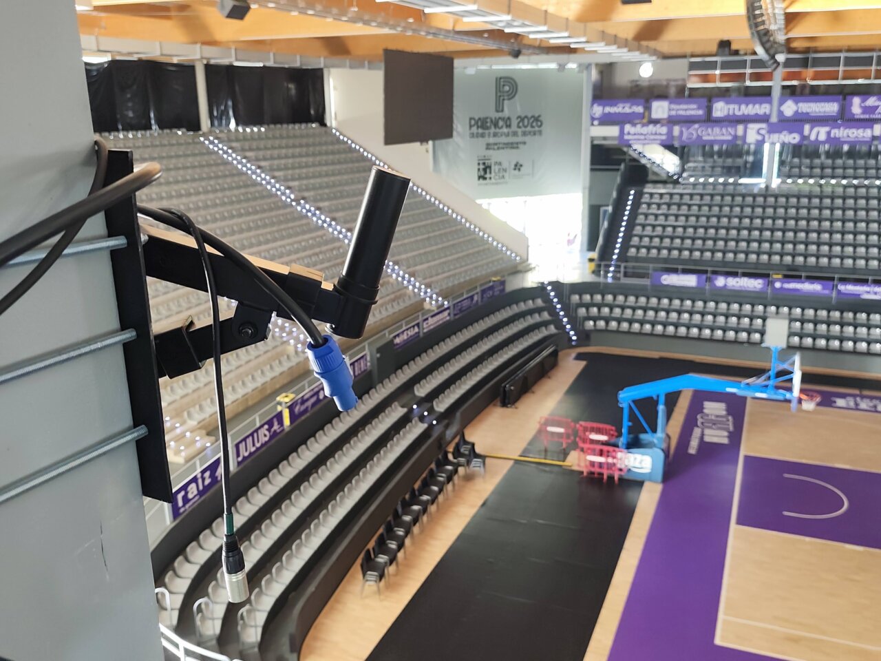 Vista del sistema de sonido en el Pabellón Municipal de Palencia
