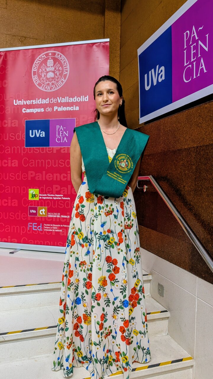 Graduada del Grado en Relaciones Laborales en Palencia con banda