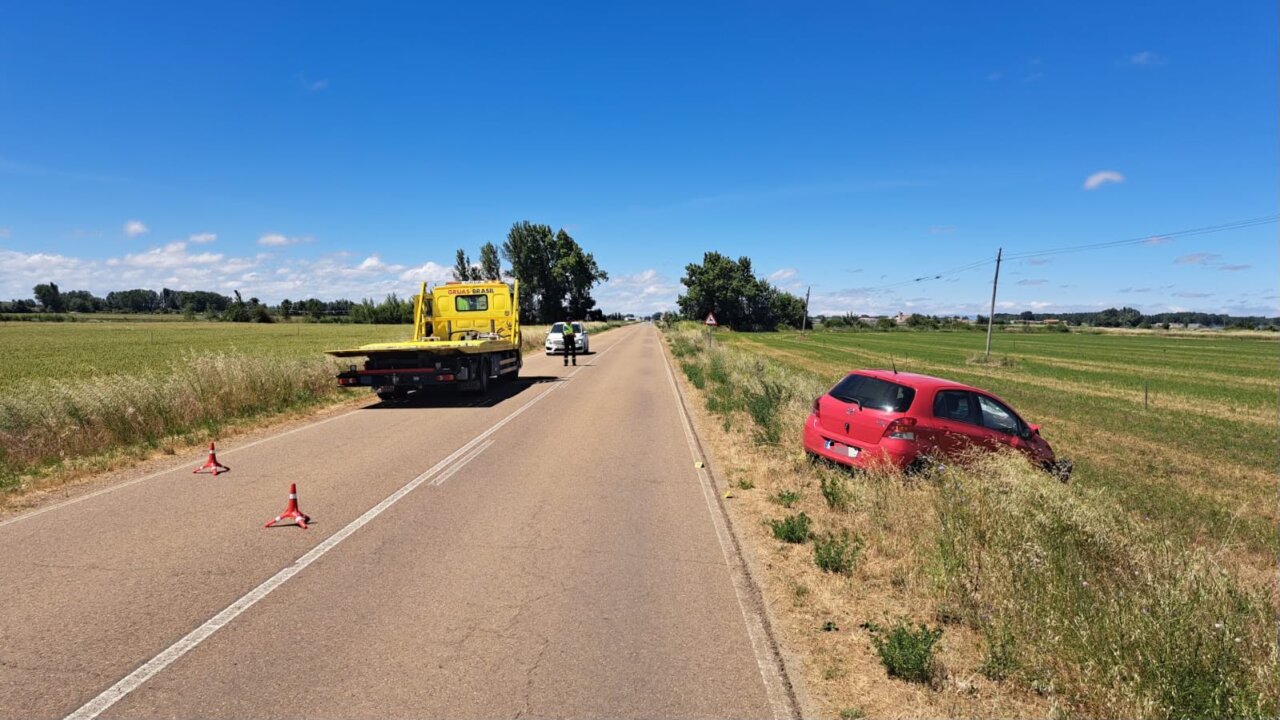 Accidente en el cruce de Melgar de Yuso con vehículos y señalización