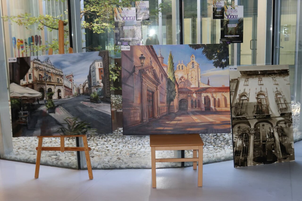 Pinturas expuestas en el Certamen Nacional de Pintura Rápida en Palencia