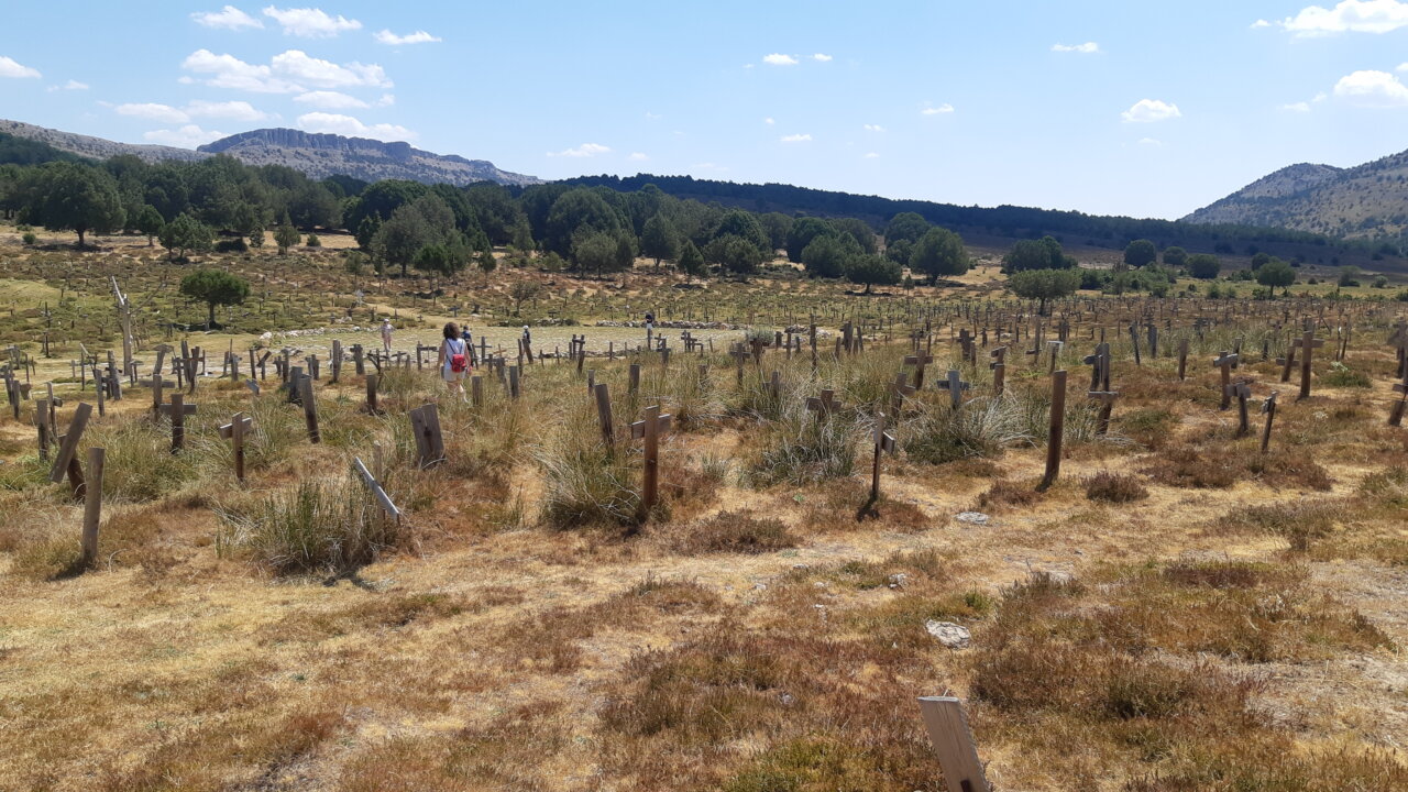 Campo de cruces en el Cementerio de Sad Hill en Burgos