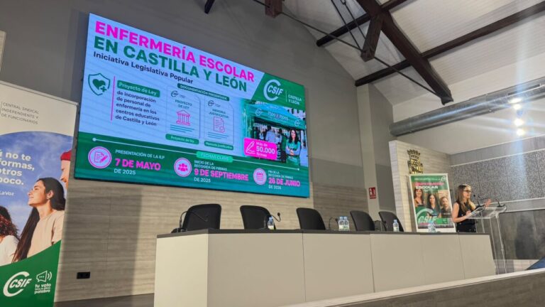 Presentación sobre enfermería escolar en Castilla y León durante una jornada de CSIF.
