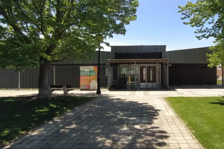 Fachada de la Escuela Infantil Municipal Cres Sanz en Palencia