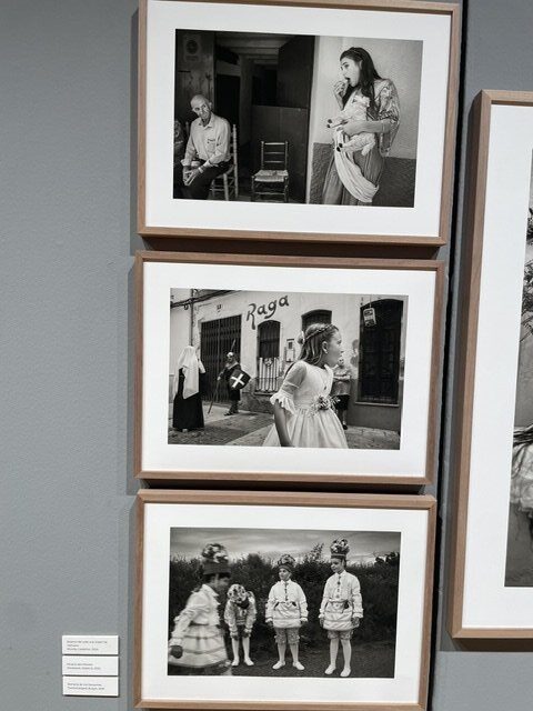 Fotografías en blanco y negro de la exposición Hispania Sacra de Carmenchu Alemán