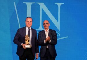 David Casan recibiendo el Premio Iberaval por Galletas Gullón