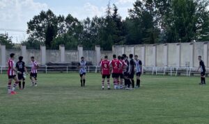 Jugadores en un partido de fútbol entre Herrera y Villalobón