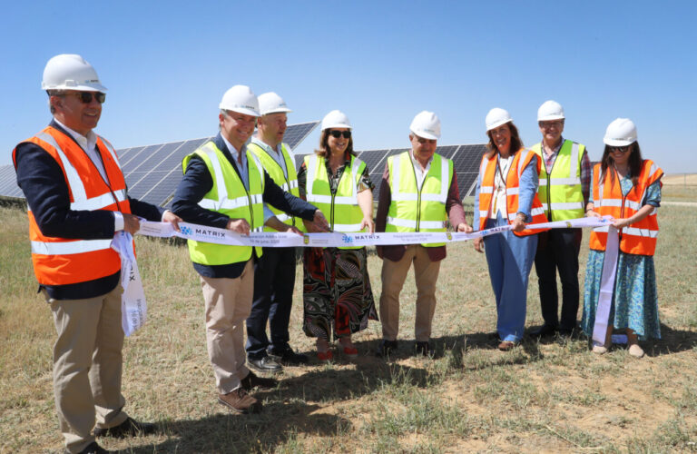 Inauguración de la planta fotovoltaica Adelfa Solar en Paredes de Nava