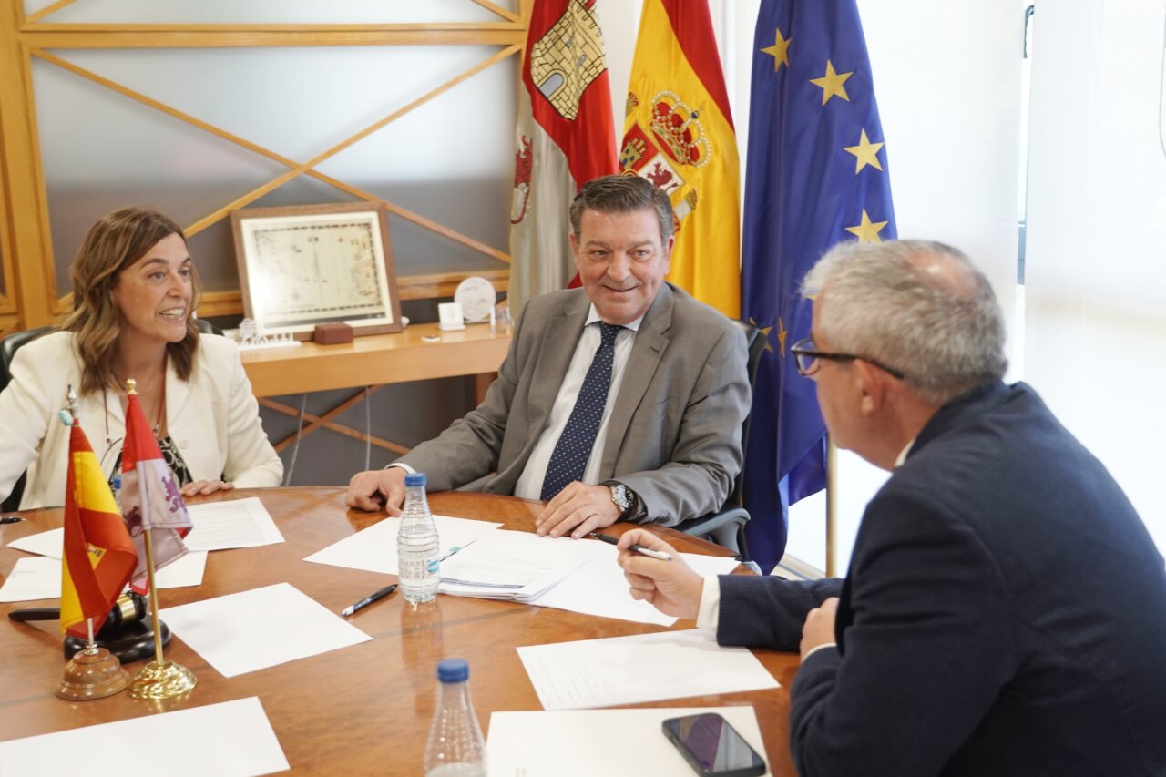 Reunión de la Junta sobre el Fondo de Cohesión Territorial y ayudas a bares