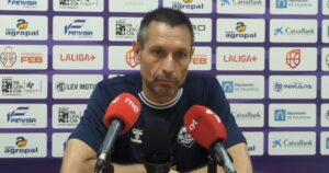 Entrenador Lezkano en rueda de prensa antes de la F4