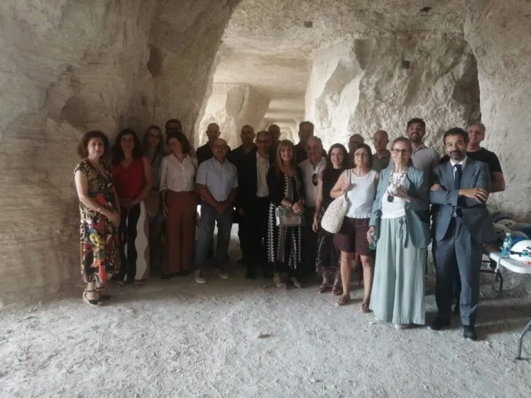 Miembros del comité durante la visita a las Minas de Yeso en Hornillos de Cerrato