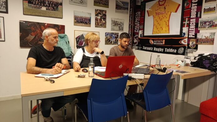 Miembros de la junta directiva del Palencia Rugby Club en reunión