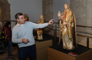 Visita guiada en el Museo Campos del Renacimiento con esculturas religiosas